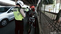 Mereka yang kedapatan tidak memakai masker langsung ditindak.