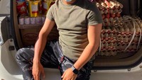 Begini penampakan bagasi mobil Putra sesaat sebelum bagi-bagi sembako. Isiannya penuh telur, biskuit, susu, dan sirup. Foto: Instagram putrasiregarr17