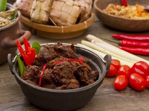 Jarang Diketahui, Ini Filosofi di Balik Memasak Rendang