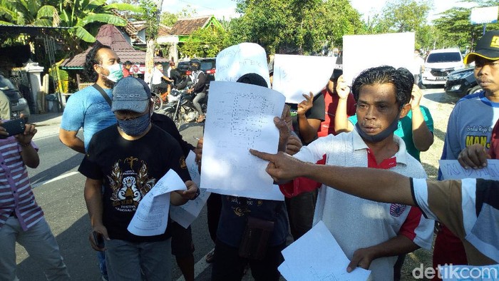 rumah tertutup tembok