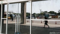 Sejumlah bus AKAP terparkir rapi Terminal Pulogebang.