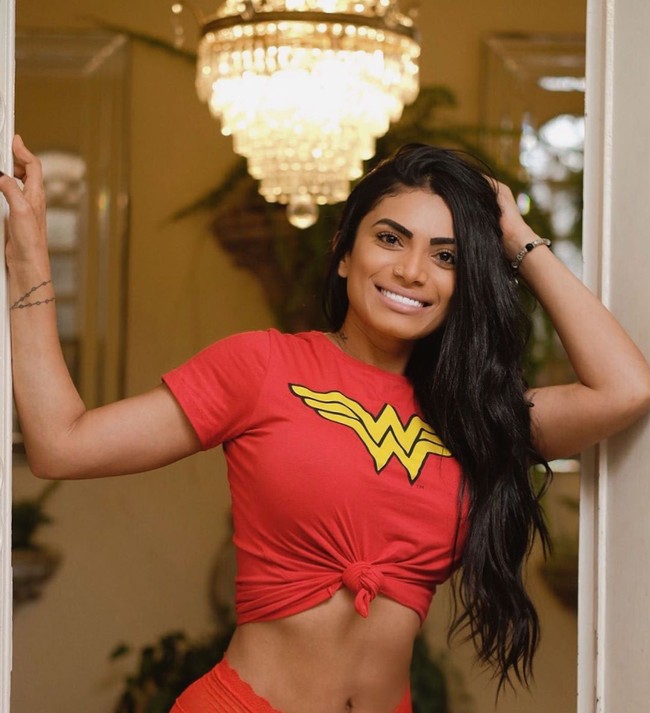 Model asal Brazil Vanusa Freitas terobsesi ingin tampil di majalah Playboy. Agar mendapatkan impian, model 28 tahun itu melakukan olahraga dan diet gila-gilaan.  Foto: Instagram