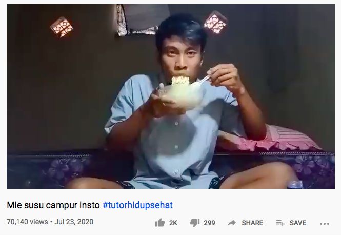 YouTuber Sobat Miskin Official saat makan nyeleneh
