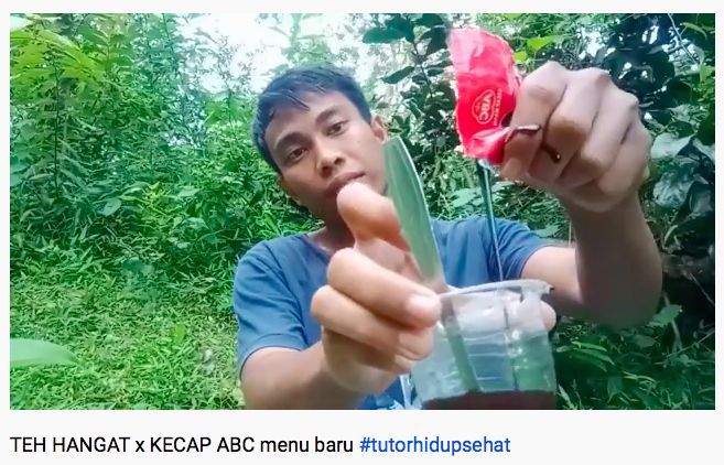 YouTuber Sobat Miskin Official saat makan nyeleneh