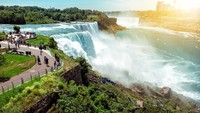 Air terjun ini memiliki ketinggian 99 meter dan merupakan gabungan dari beberapa air terjun. Yaitu  Horseshoe Falls, American Falls, dan Bridal Veil Falls. (iStock)
