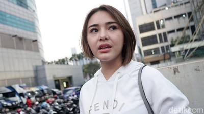 Ekspresi Amanda Manopo Disebut Cabe-cabean Oleh Nikita MIrzani