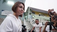 Amanda Manopo pun merasa tak masalah dengan hal itu dan tak memperdulikan ucapan Nikita Mirzani. Pool/Palevi S/detikFoto.