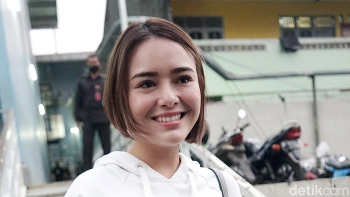 Amanda Manopo saat ditemui di kawasan Trans TV.