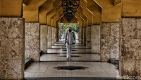 Disinfeksi Corona dilakukan menyeluruh dan menyisir kawasan masjid.