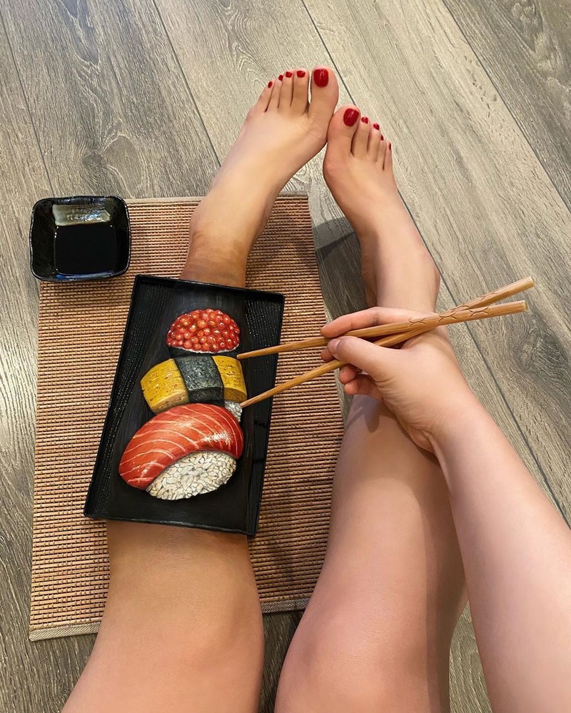 Body painting tema makanan