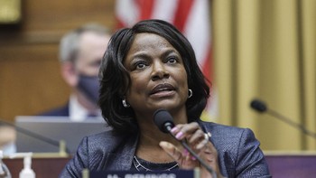 Ini merupakan salah satu momen pengawasan terbesar terhadap raksasa teknologi, yang merupakan bagian dari investigasi jangka panjang yang berhasil mengumpulkan ratusan jam wawancara dan jutaan dokumen dari perusahaan yang dipanggil. Foto: AP/Graeme Jennings