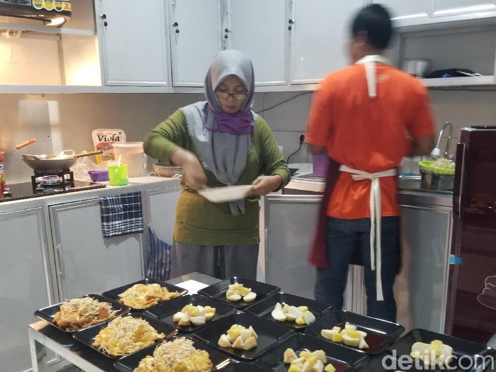 Dampak COVID-19, UMKM di Jember Buka Usaha Kuliner Bersama