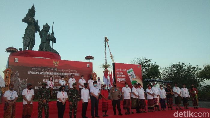 Deklarasi Program Kepariwisataan dalam Tatanan Kehidupan Bali Era Baru dihadiri Menko Marves Luhut Binsar Pandjaitan, Menparekraf Wishnutama, dan Gubernur Bali Wayan Koster