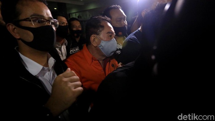 Djoko Tjandra tiba di Bandara Halim Perdanakusumah, Jakarta, usai sebelumnya ditangkap di Malaysia.