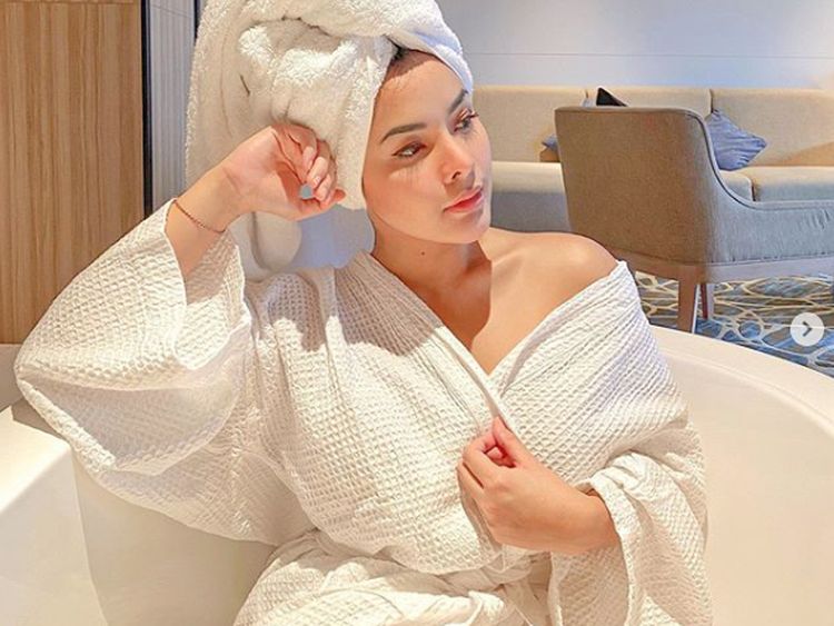 Elvia Cerolline, Mantan Billy Syahputra yang Disomasi Pacar Sejenisnya