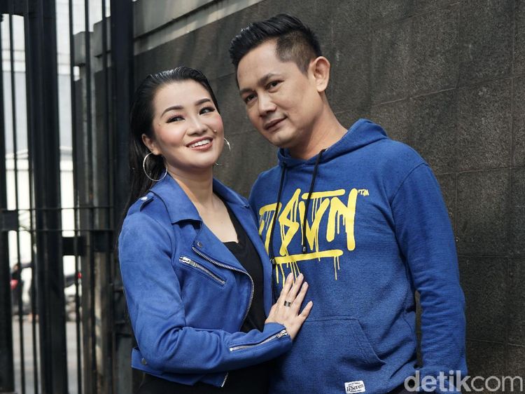 Fitri Carlina Minta Suami Nikah Lagi, Ini Alasannya