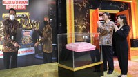 Kedua pemenang yang beruntung merupakan nasabah KCP Klaten dan KC Jombang dan mendapatkan uang tunai sebesar Rp 800 juta. Program undian ini telah berlangsung sejak 19 Januari hingga 19 Juli 2020, merupakan apresiasi kepada nasabah Tabungan Mega Maxi dan Mega Dana. dok. Bank Mega