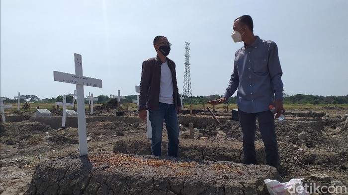 Izin Pindahkan Jenazah Ayahnya dari Pemakaman COVID-19