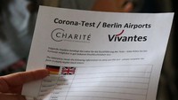 Bandara-bandara internasional, termasuk Frankfurt yang merupakan bandara tersibuk di Jerman, telah menawarkan tes Corona dalam beberapa pekan terakhir. Namun kini persiapan dilakukan di berbagai bandara di wilayah Jerman untuk memeriksa penumpang yang datang dari negara-negara yang dianggap berisiko tinggi untuk penularan Corona. Pelaksanaan tes Corona massal di bandara-bandara Jerman akan resmi dimulai pekan depan.