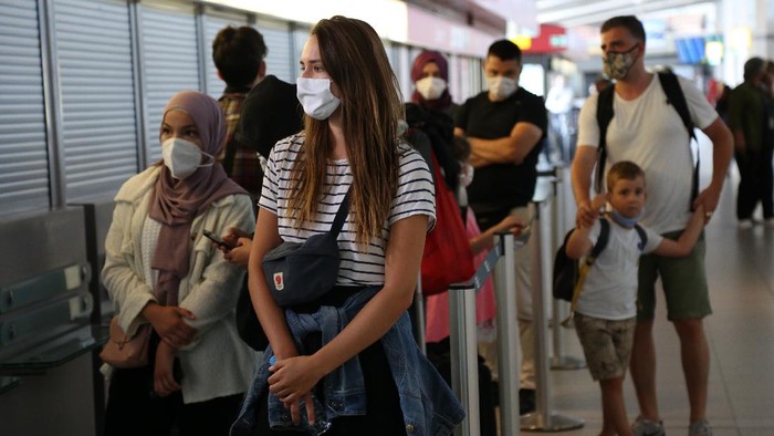 Jerman Gelar Tes Corona Berskala Besar di Bandara Bandara-bandara di Jerman mulai melakukan tes virus Corona (COVID-19) berskala besar terhadap para penumpang yang baru tiba dari luar negeri.