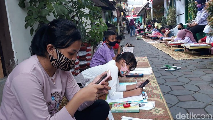 Kampung Wifi Yogyakarta Bantu Belajar Online Kampung Wifi Yogyakarta Bantu Belajar Online