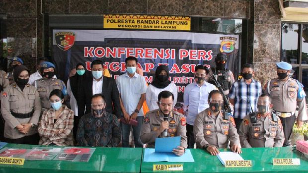 Konferensi pers kasus dugaan prostitusi Vernita Syabilla (dok. Istimewa)