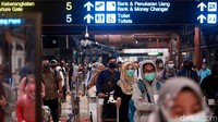 Direktur Utama PT Angkasa Pura II Muhammad Awaluddin menjelaskan bahwa sampai dengan Selasa (28/7) terdapat 400-450 pesawat yang take off dan landing.