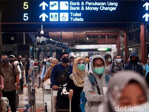 Bisnis Penerbangan Dihantam Corona, Penumpang Pesawat Cuma 33 Juta