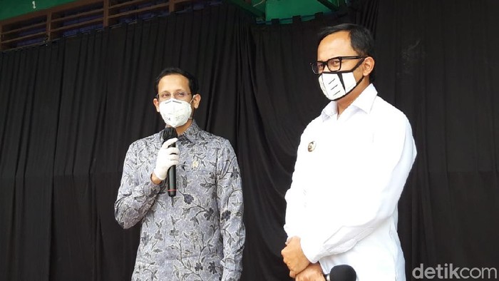 Mendikbud Nadiem dan Wali Kota Bima Arya di SMP Muhammadiyah Bogor