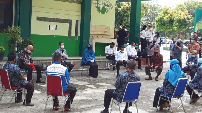 Mendikbud Nadiem saat dicurhati kendala PJJ oleh guru SMP di Bogor