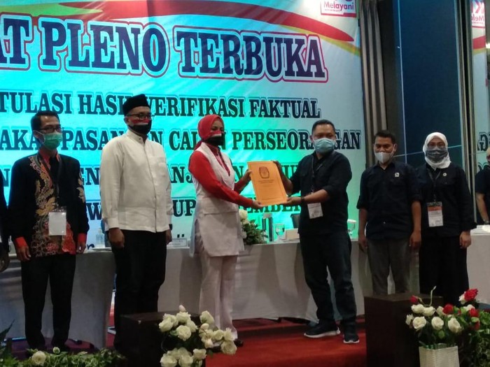 kpu jembermenetapkan pasangan Faida - Dwi Arya Nugraha Oktavianto (Vian) lolos verifikasi faktual (verfak) dukungan suara bacalon bupati dan wakil bupati Jember jalur perseorangan