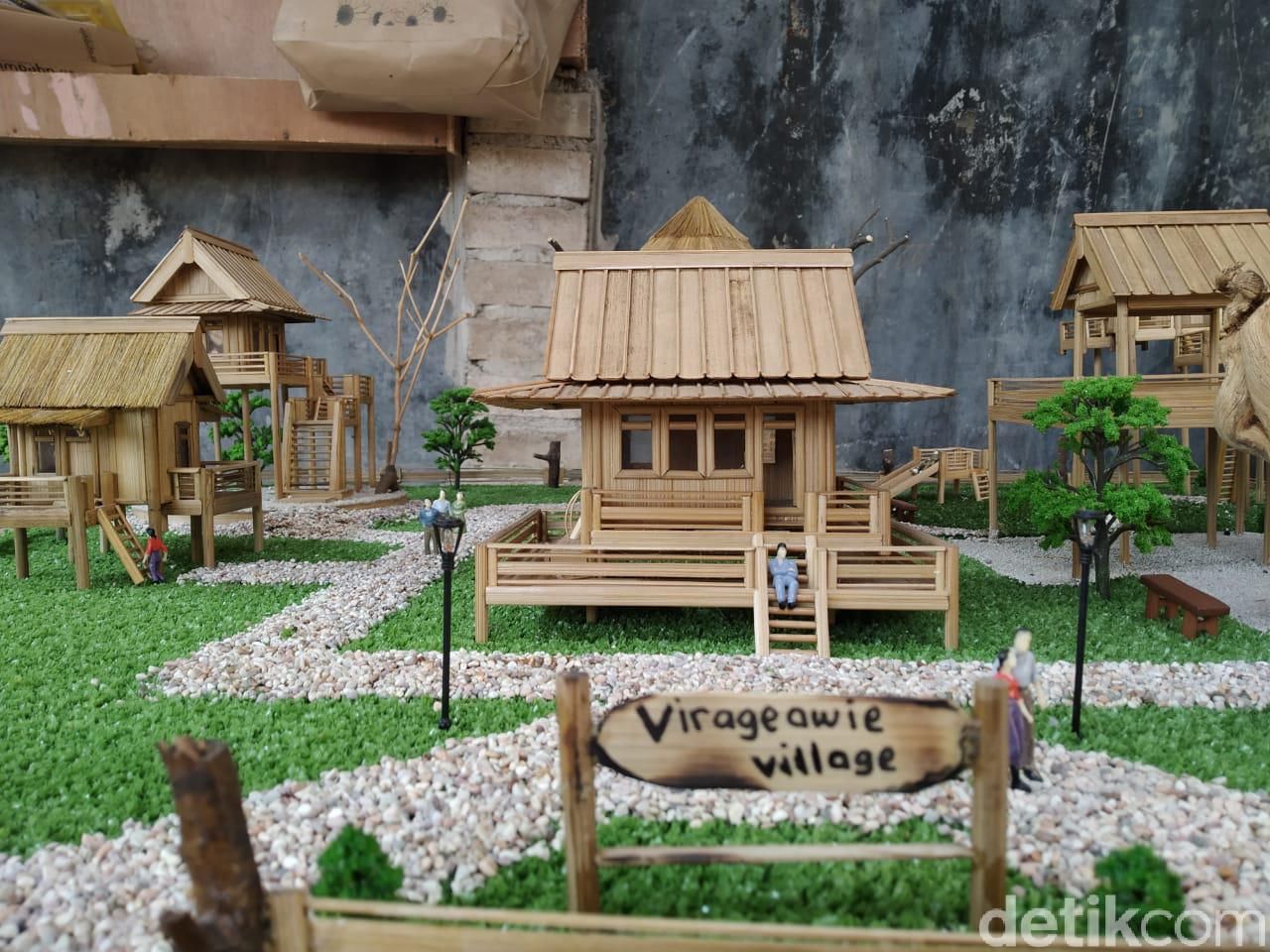 Melihat Uniknya Miniatur Perkampungan dan Rumah  dari Bambu  