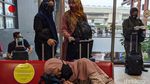 Muka-muka Bantal Para Pemburu Pesawat Pagi