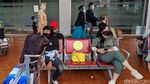 Muka-muka Bantal Para Pemburu Pesawat Pagi