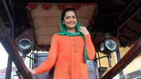 Selain aktif berpromosi, Melliza juga menjelaskan tugas None Jakarta lainnya yakni menjembatani antara masyarakat dan Pemprov DKI Jakarta. None Jakarta harus secara aktif berkomunikasi dan menyampaikan masukan masyarakat pada Dinas Pariwisata dan Ekonomi Kreatif Jakarta.