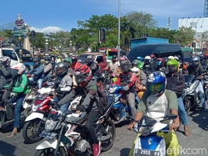 Jelang Idul Adha, Pemudik Sepeda Motor Padati Jalur Pantura Cirebon
