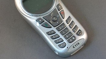 Ini juga ponsel murah Motorola zaman dulu buat remaja yang ingin hemat, Motorola C115. Foto: istimewa