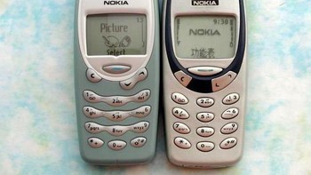 Duet Nokia 3310 dan 3315 sangat laris dan dijuluki ponsel sejuta umat. Cukup murah dan handal. Foto: istimewa
