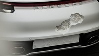 Senada dengan Asham pihak Porsche juga menyetujui hasil karya-nya ini terlihat seperti 1.000 tahun mendatang. Foto: Pool (Carscoops)