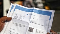 Penumpang juga harus menunjukan surat keterangan sehat.