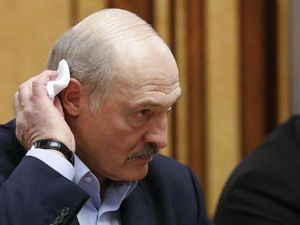 Kemenangannya Ditolak Warga, Presiden Belarus Dilantik Diam-diam