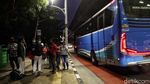 Rela Menanti di Terminal Bayangan Demi Kampung Halaman