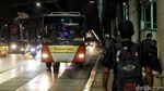 Rela Menanti di Terminal Bayangan Demi Kampung Halaman