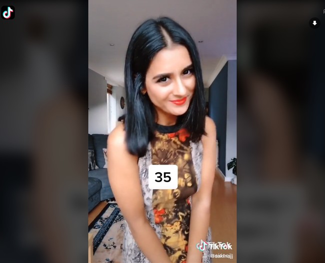 Seorang wanita bernama Sakina Jabeen mengaku sering ditanya mengenai usianya. Ia pun membuat sebuah video di TikTok tentang masalah itu yang lalu jadi viral. Sakini mengaku usianya 35 tahun. Foto: Instagram @sakinajj