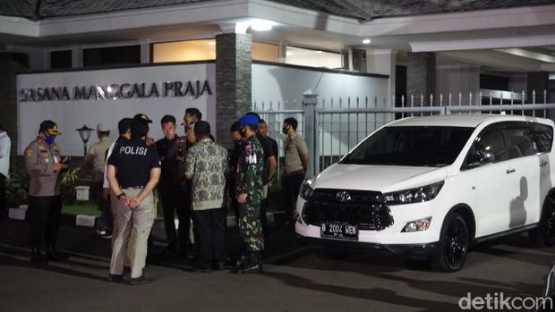 Suasana di Bandara Halim jelang kedatangan Djoko Tjandra (Ibnu/detikcom)