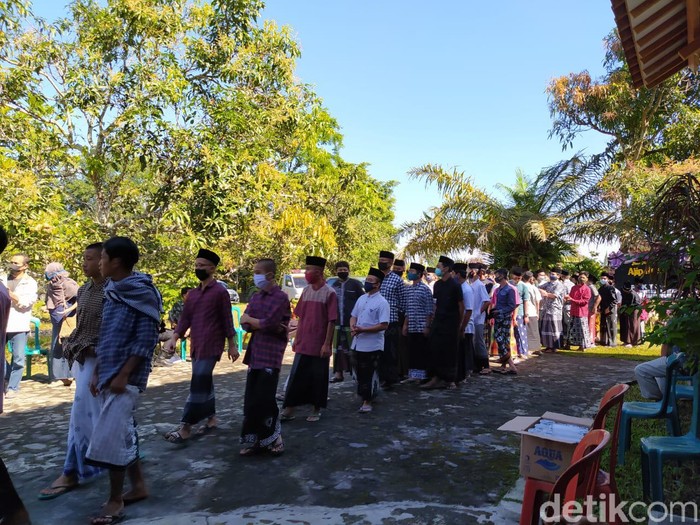 Suasana Rumah Duka Sastrawan Ajip Rosidi di Magelang, Jawa Tengah