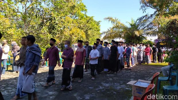 Suasana Rumah Duka Sastrawan Ajip Rosidi di Magelang, Jawa Tengah