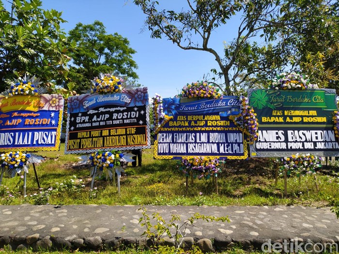 Susana Rumah Duka Sastrawan Ajip Rosidi di Magelang, Jawa Tengah