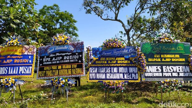 Susana Rumah Duka Sastrawan Ajip Rosidi di Magelang, Jawa Tengah