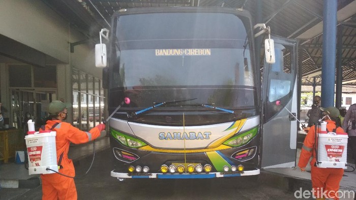 Terminal Harjamukti disemprot disinfektan